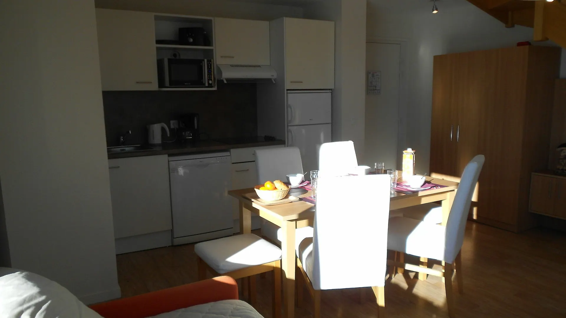 Les Balcons D Aix Apartamento Les Déserts